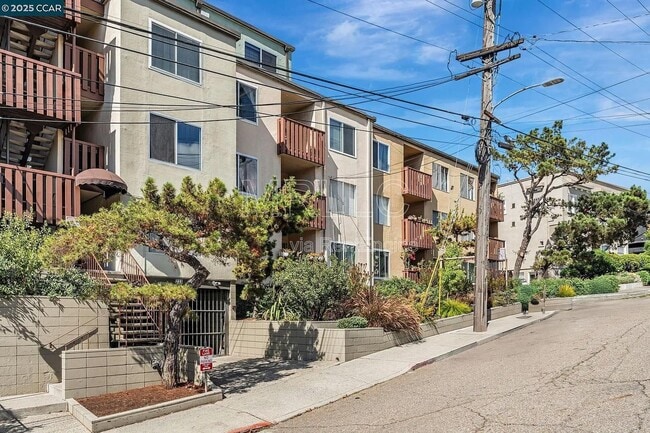 Photo - 233 Orange St Unit 304