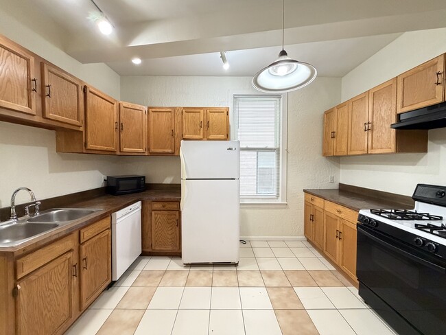 Photo - 1531 W Barry Ave Unit J00P