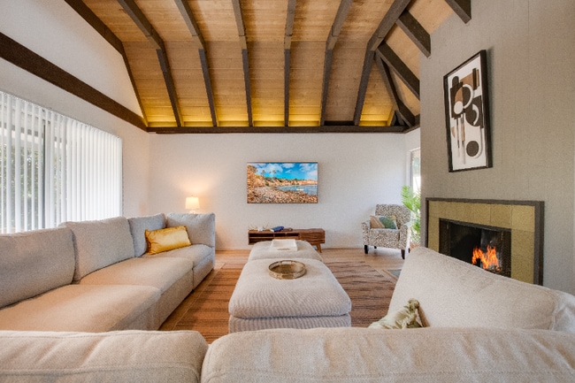 8143 La Jolla Scenic Dr N