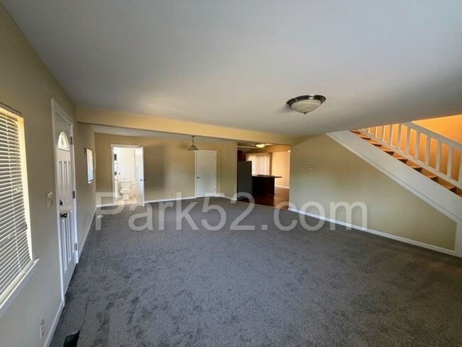 Photo - 5502 27th St NE