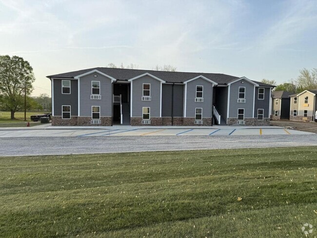 Building Photo - 416 1st St E Rental