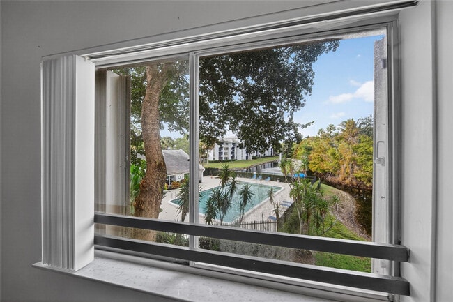 Photo - 711 N Pine Island Rd Unit 319