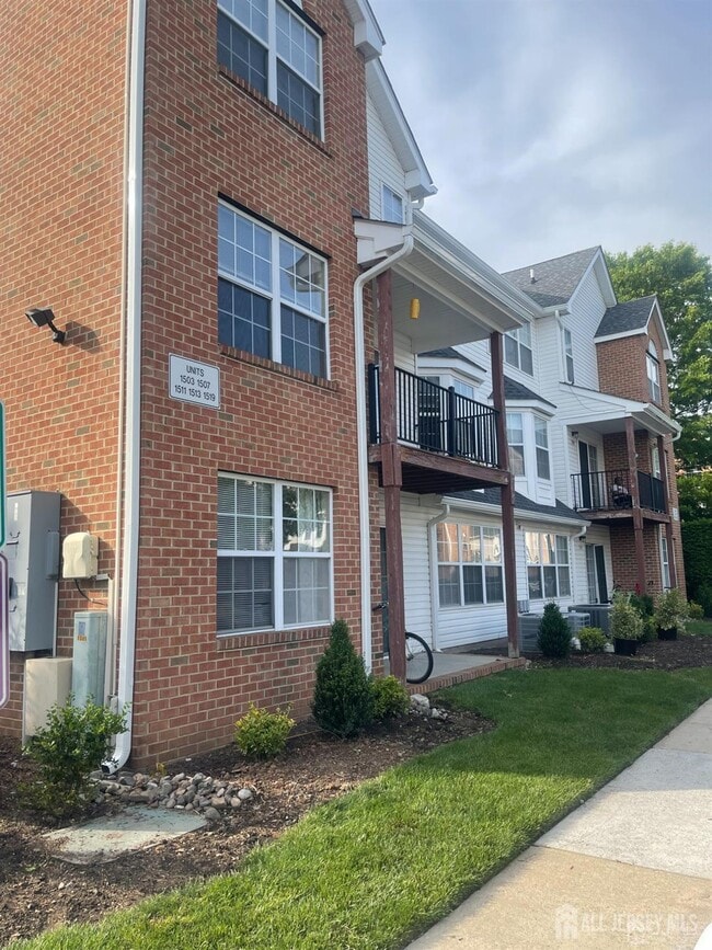 Building Photo - 1503 Plymouth Rd