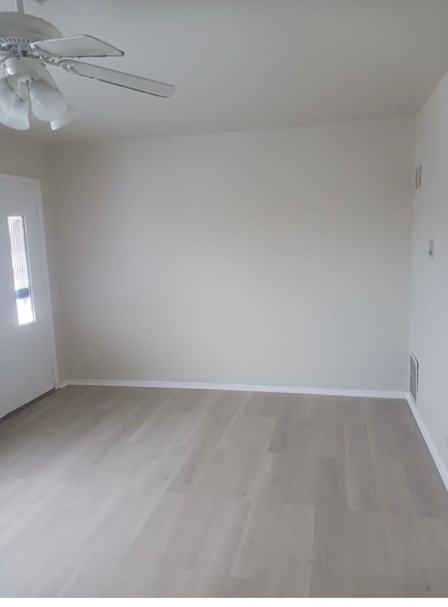 Photo - VOUCHER FREINDLY - COME SEE!!!!!!