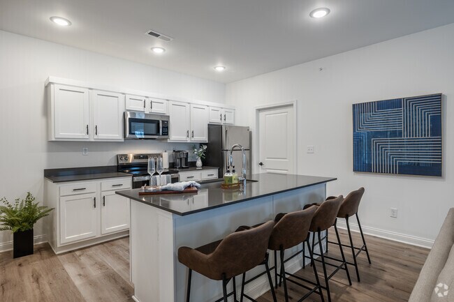2BR, 2BA - 1,016SF - Kitchen