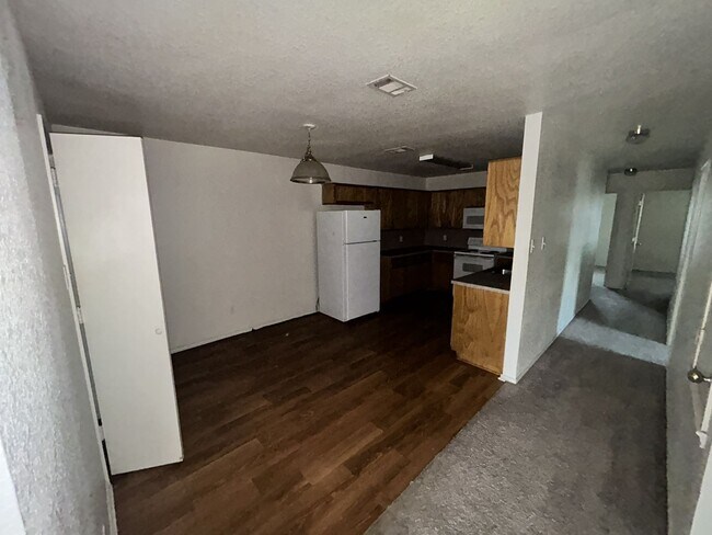 Photo - 2810 Alma Dr Unit B