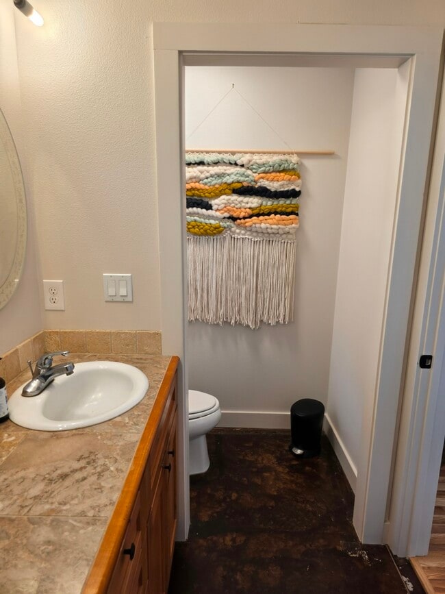 Photo - 1059 NW Saginaw Ave Unit 102