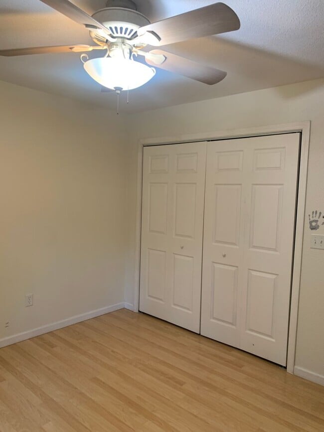 Photo - Beautiful Move in Ready 3 bedroom 2 bath home in Established neighborhood