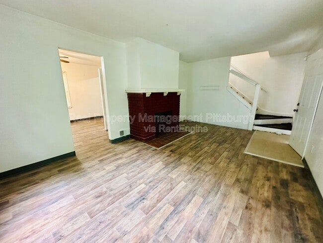 Photo - 1721 Scott St