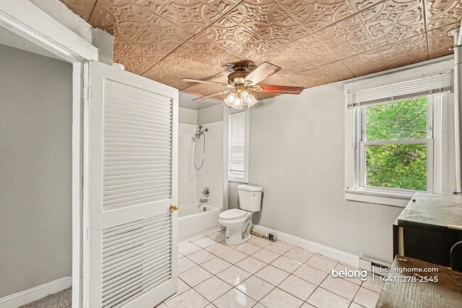 Photo - 1111 W Lombard St