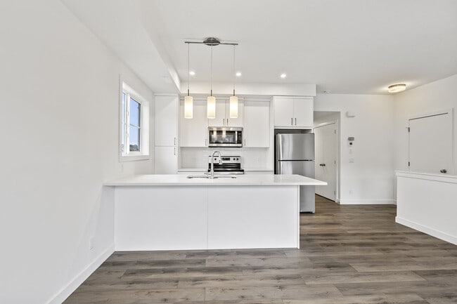 Photo - 167 Spring Creek Cmn SW