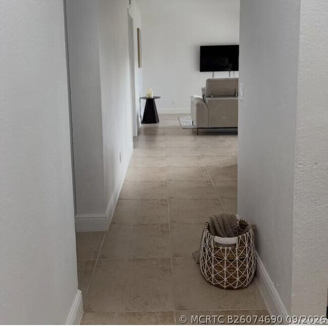 Photo - 1445 Lake Crystal Dr Unit E