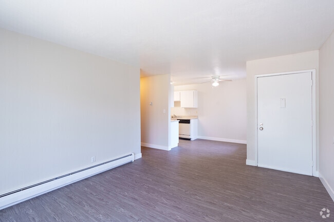 2BR, 1BA - 785SF - The Wildflower - Living Room