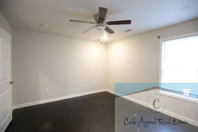 Photo - Beautiful 4 bed 2 bath home - HUD accepted!!