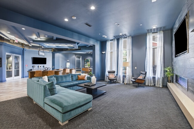 Clubhouse - Capitol at Stonebriar