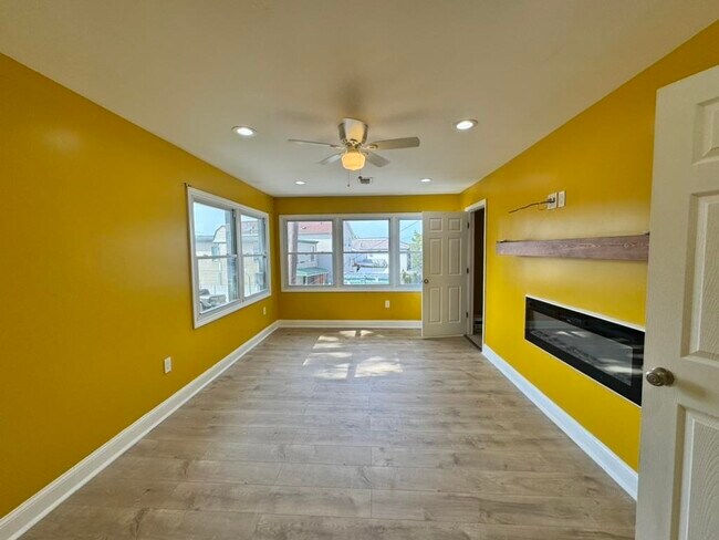 Photo - 72 Sterling Ave Unit 2