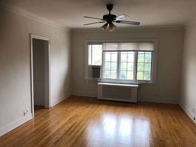 Photo - 460 Winnetka Ave.