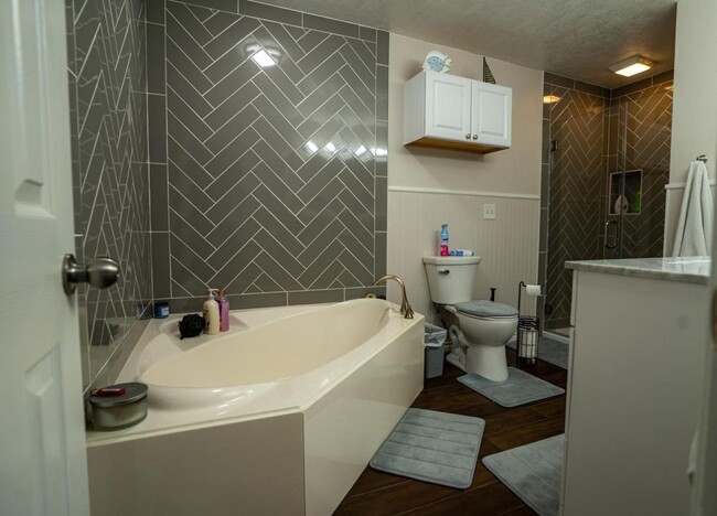 Photo - 13209 Bluff View Dr