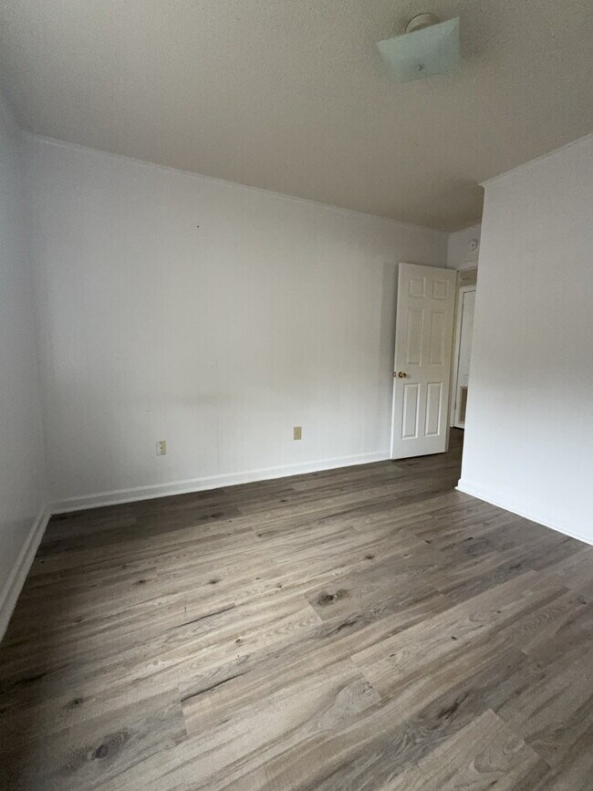 Photo - Charming 2 Bedroom Apartment
216 Zack Circle #B Unidad B