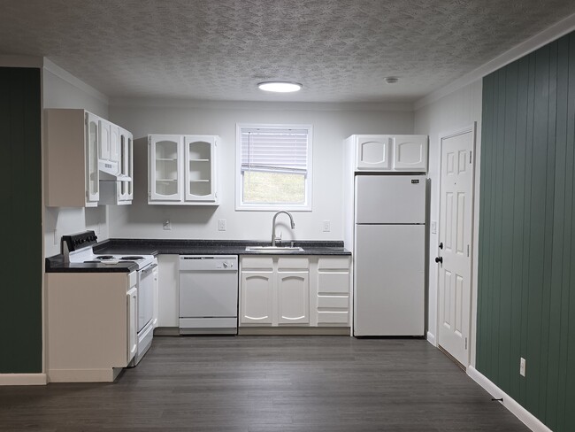 Photo - 105 Becky Dr