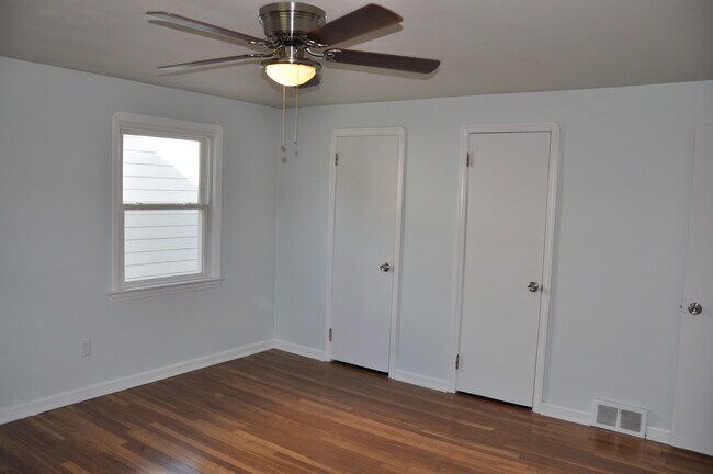 Photo - 4302 Silsby Rd