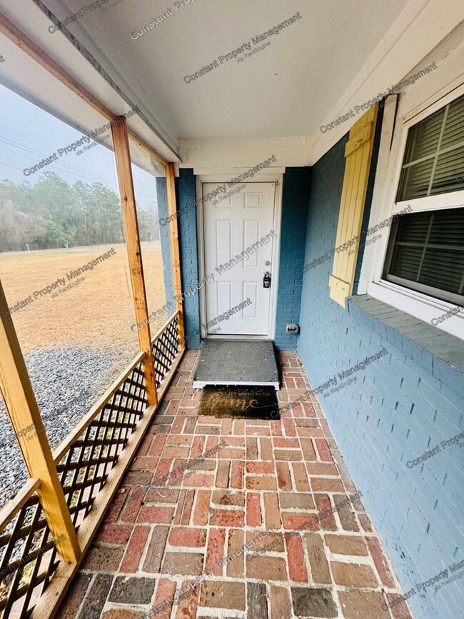 Photo - 165 Garrison Rd