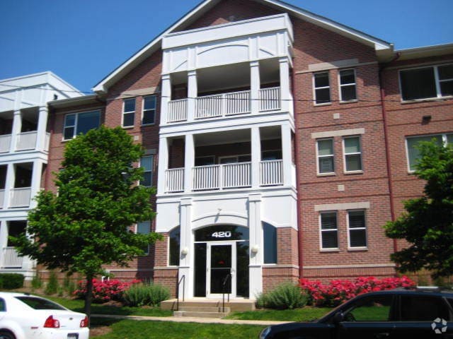Building Photo - Gorgeous Harbor Park Condo downtown Kenosha! Unit 207