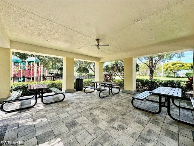 Building Photo - 1823 Alameda Dr