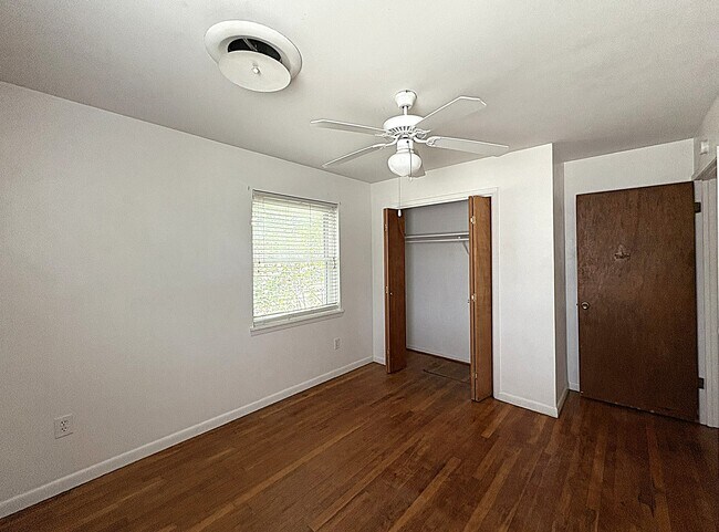 Photo - 605 E Robertson Ave