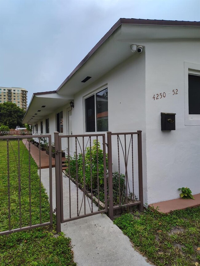 Photo - 4250 NW 3rd St Unit 4250