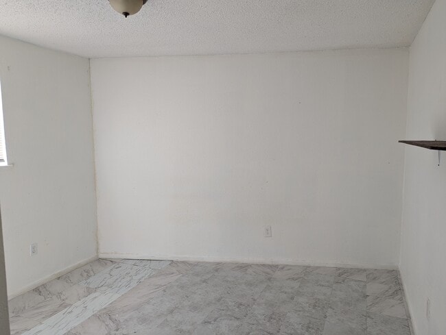 Photo - 201 W 1st St