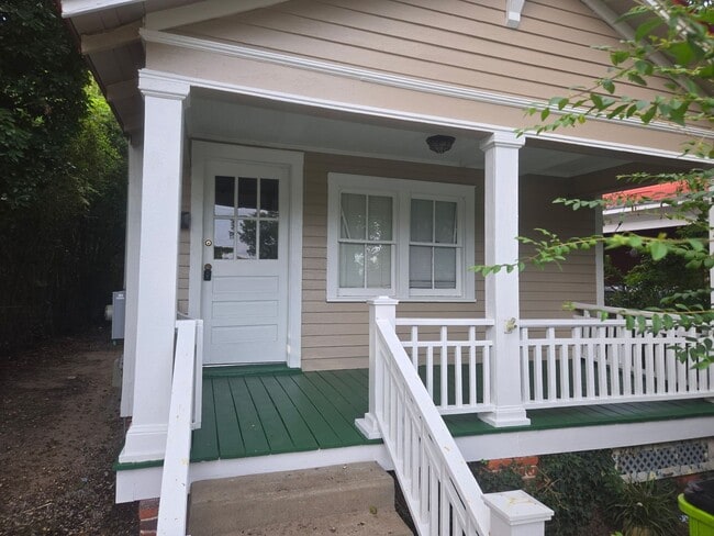 Photo - 611 Johnson St