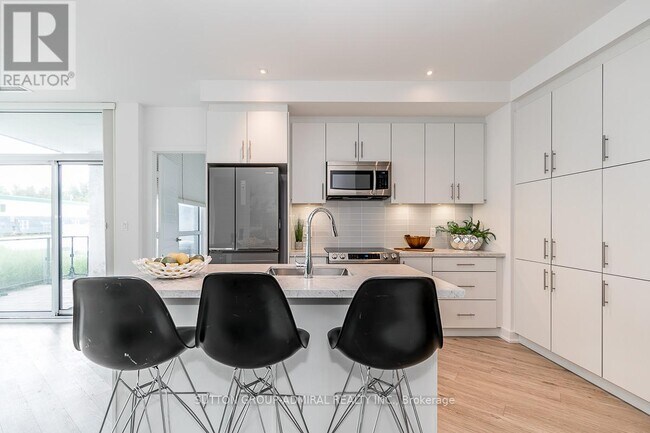 Photo - 375 Sea Ray Ave Unité G17