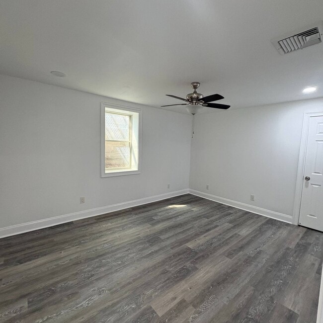 Photo - 4 Betsy Ross Ct