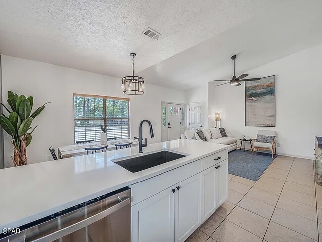 Photo - 6219 Poinciana Dr