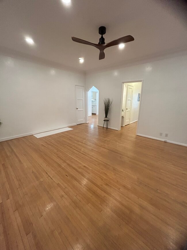 Photo - 850 S Kenmore Ave Unidad 850