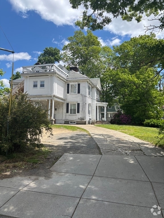 Building Photo - 215 W Elm St Unit 1 Rental