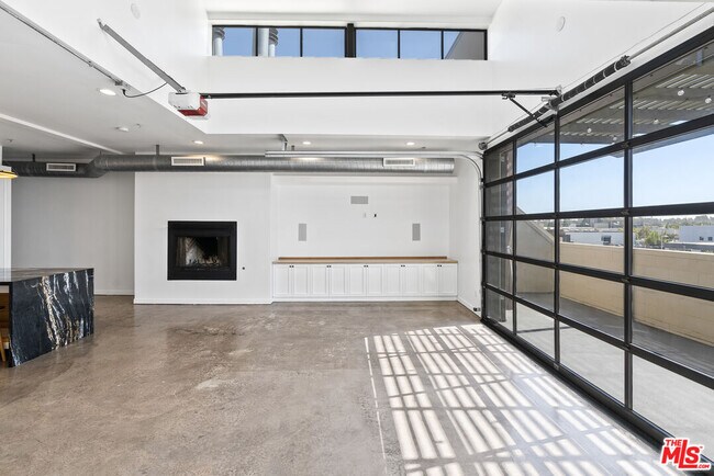 1544 12th St Unit 303