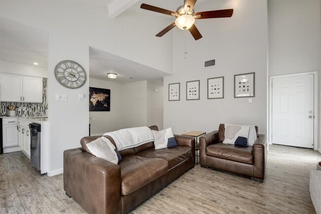 Photo - 1701 Timber Brush Trail