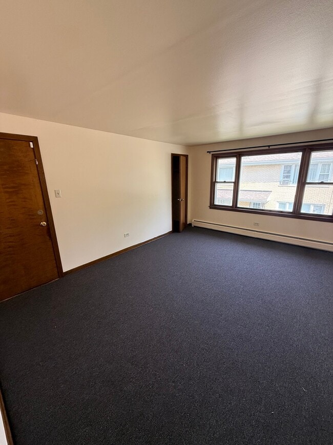 Building Photo - 3607 W 120th St Unit Apt 2S