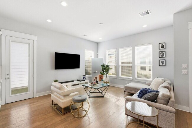 Photo - 3113 Paul Quinn St