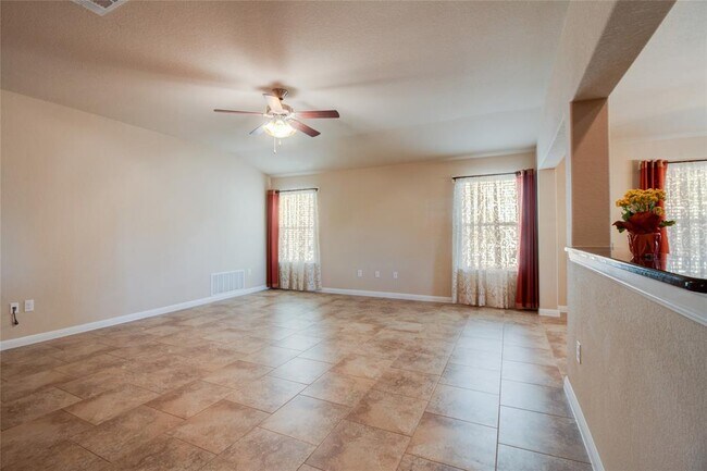 Photo - 209 Moulins Ln