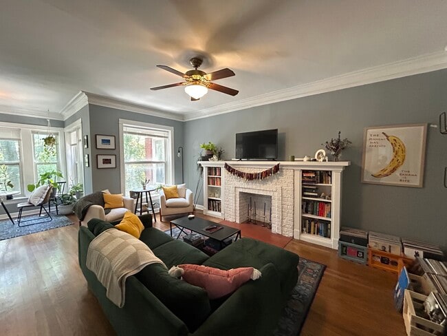 Photo - 2554 W Eastwood Ave Unidad 2W