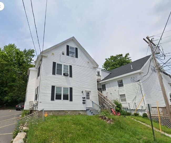 Building Photo - No more commute! Large 2 Unit 2