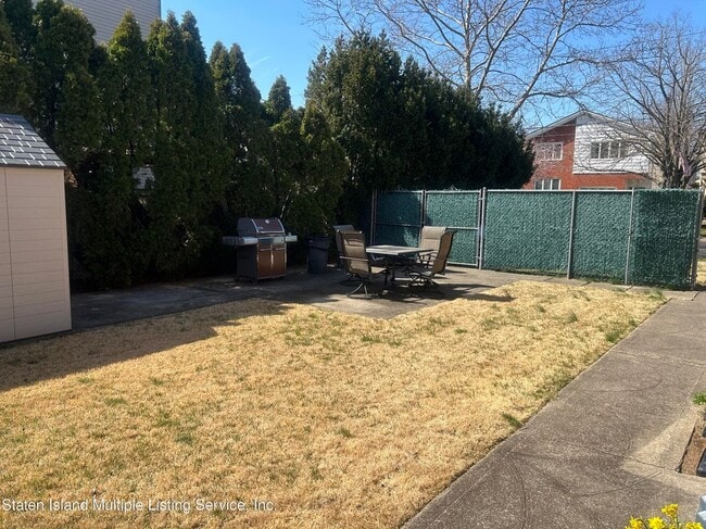 Photo - 204 Ross Ave