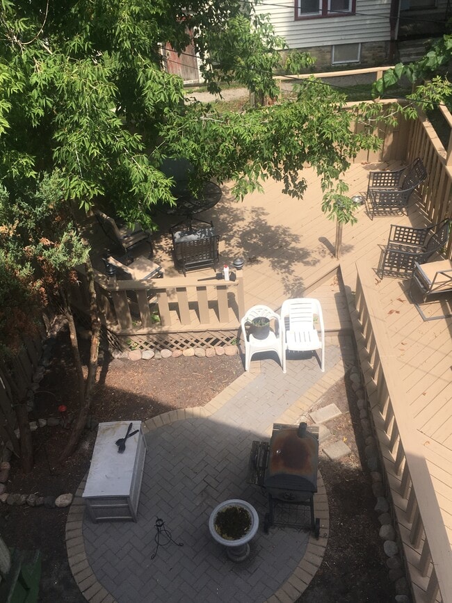 Photo - 1014 E Land Pl