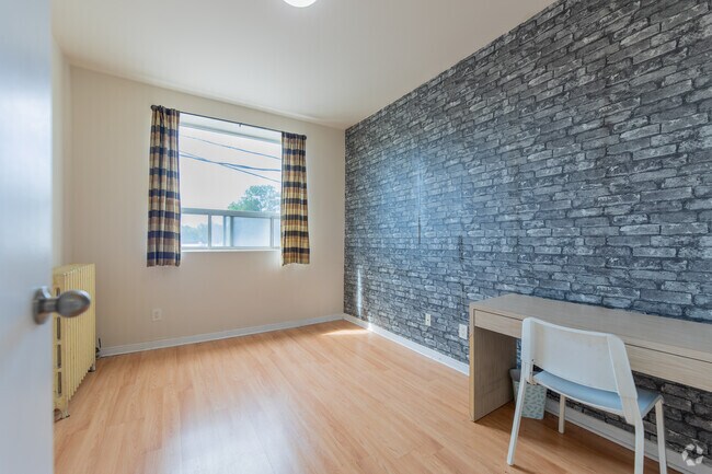 2 chambres, 1 salle de bain - 56 m² - Chambre - 2938 Danforth Ave