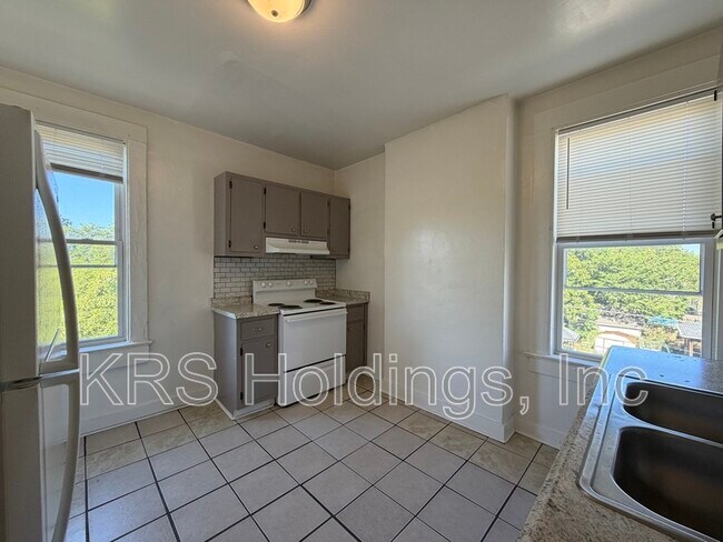 Photo - 325 W 31st St Unidad 6