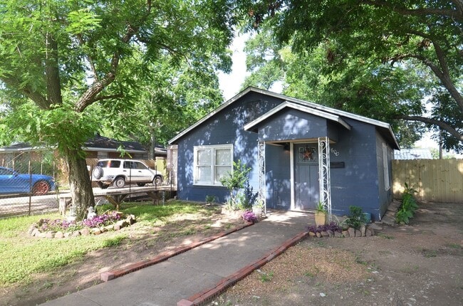 Photo - 1600 5th St