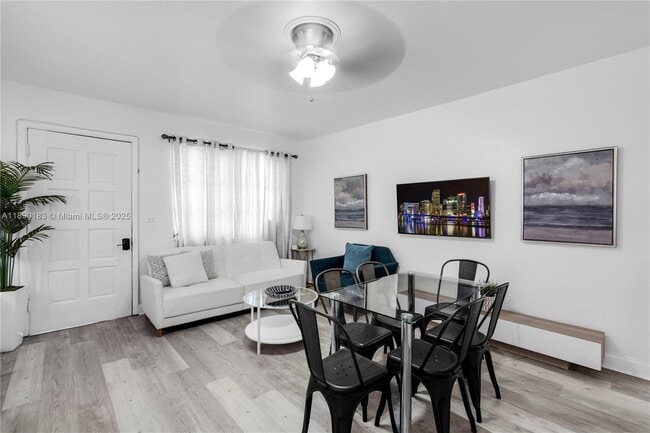 Photo - 975 SW 10th St Unit 1